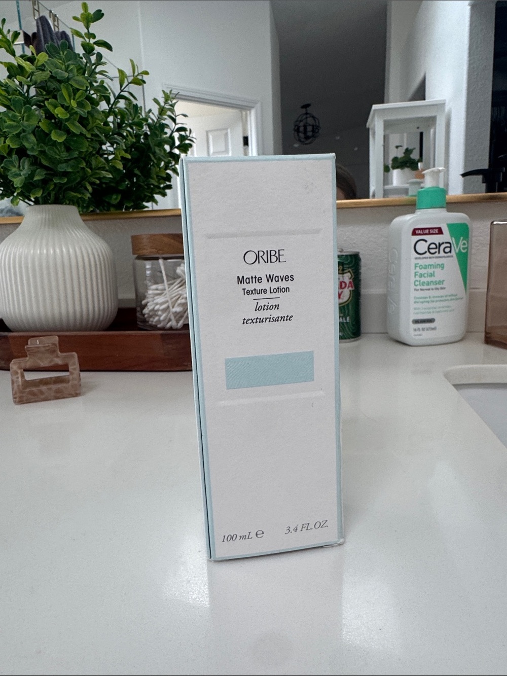 Oribe Matte Waves Texture Lotion - White